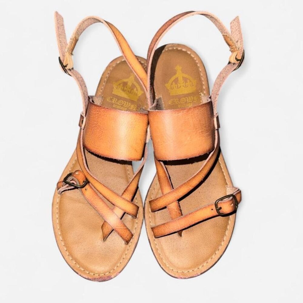 Tan Gladiator Flat Sandals with Toe Loops, Buckles, and Straps, size 6